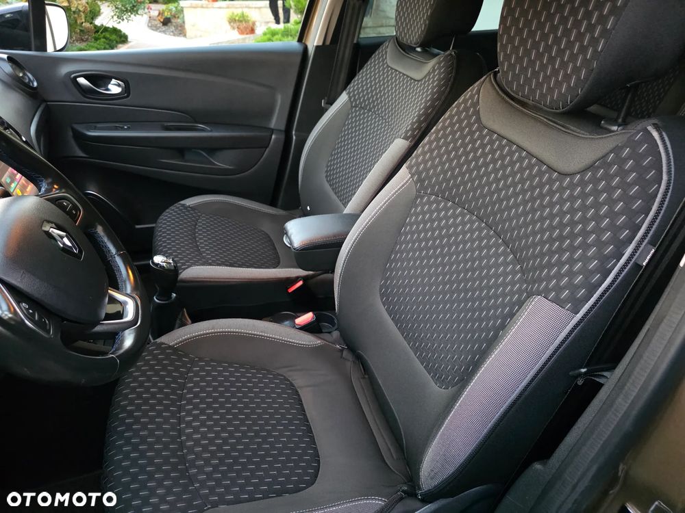 Renault Captur - 23