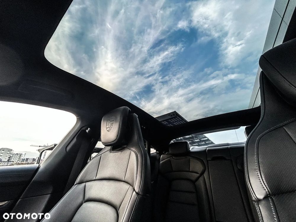 Porsche Taycan 105kWh 4S Performance Plus - 18
