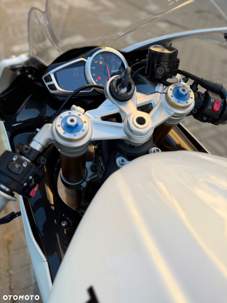 Triumph Daytona - 30