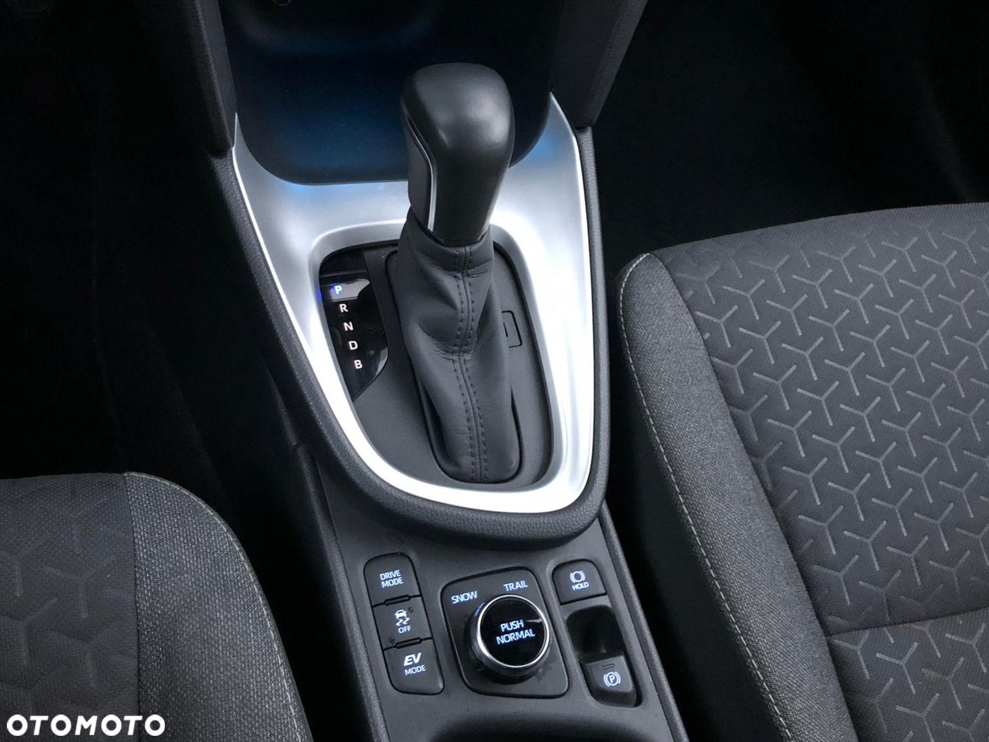 Toyota Yaris Cross - 18