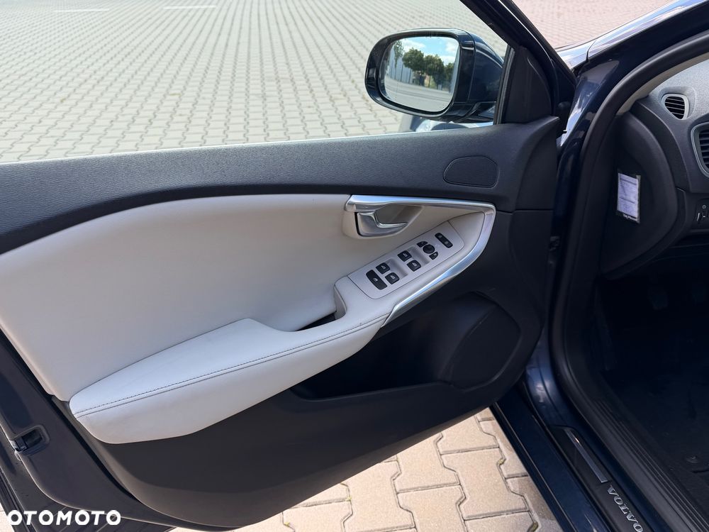 Volvo V40 D2 - 12