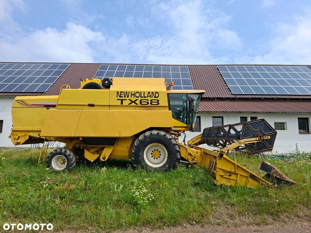 New Holland Tx 68 - 6