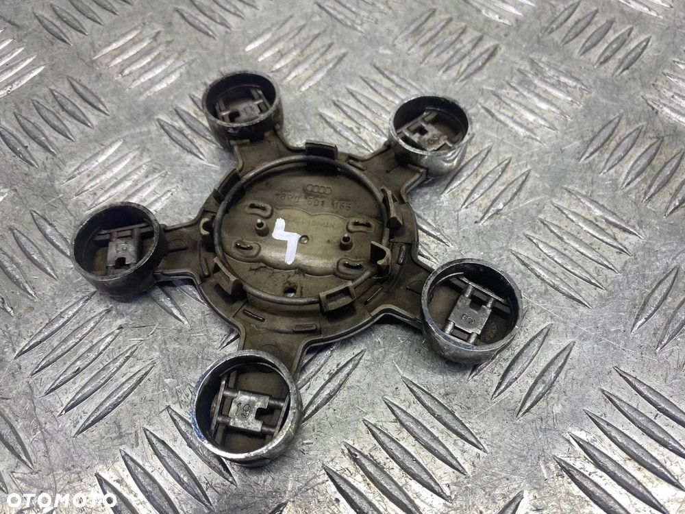 DEKIELEK KOŁPAK EMBLEMAT FELGI AUDI A4 A5 A6 A8 Q5 8R0601165 - 12
