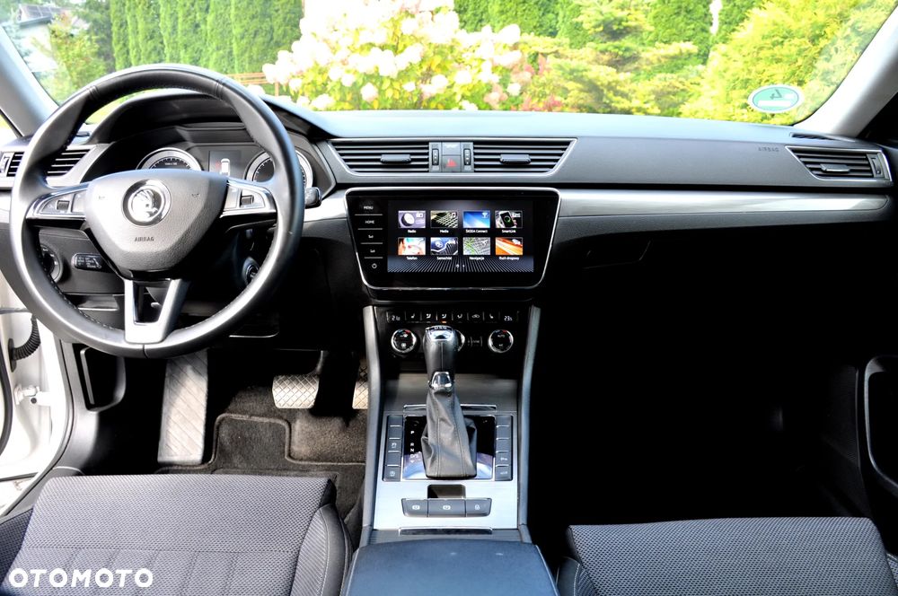 Skoda Superb 2.0 TDI DSG Premium Edition - 35