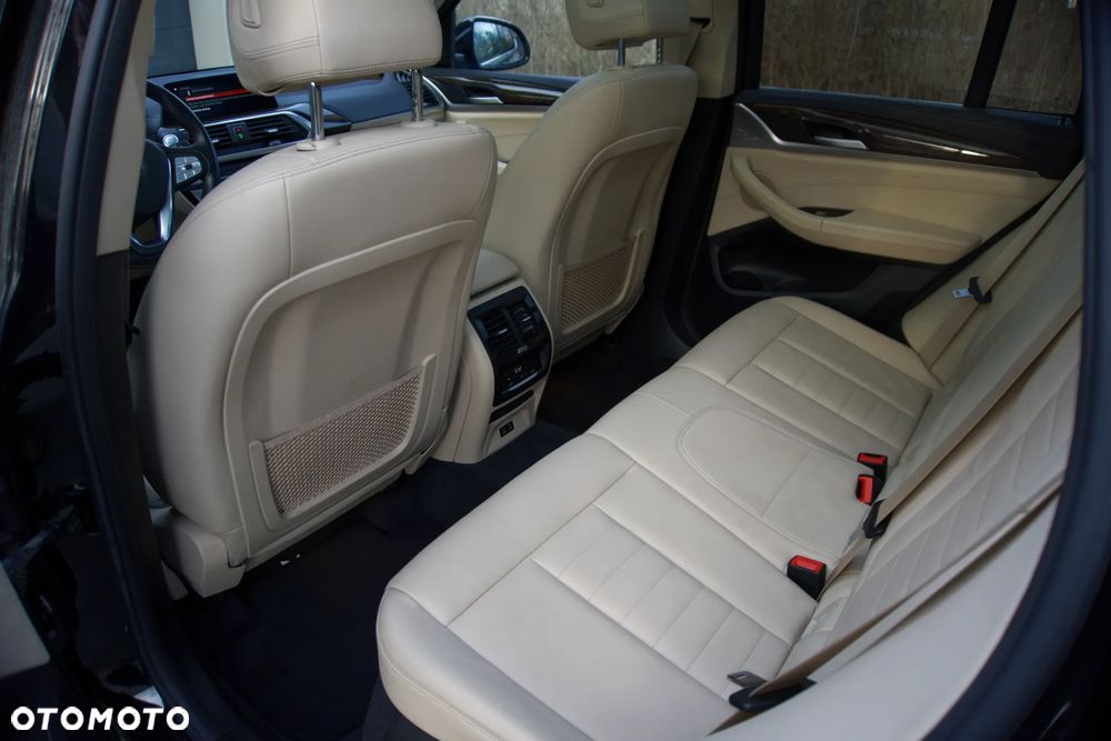 BMW X3 xDrive20d Luxury Line - 20