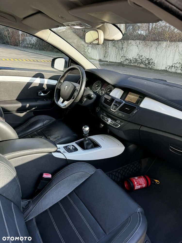 Renault Laguna 2.0 dCi Monaco GP2 - 13