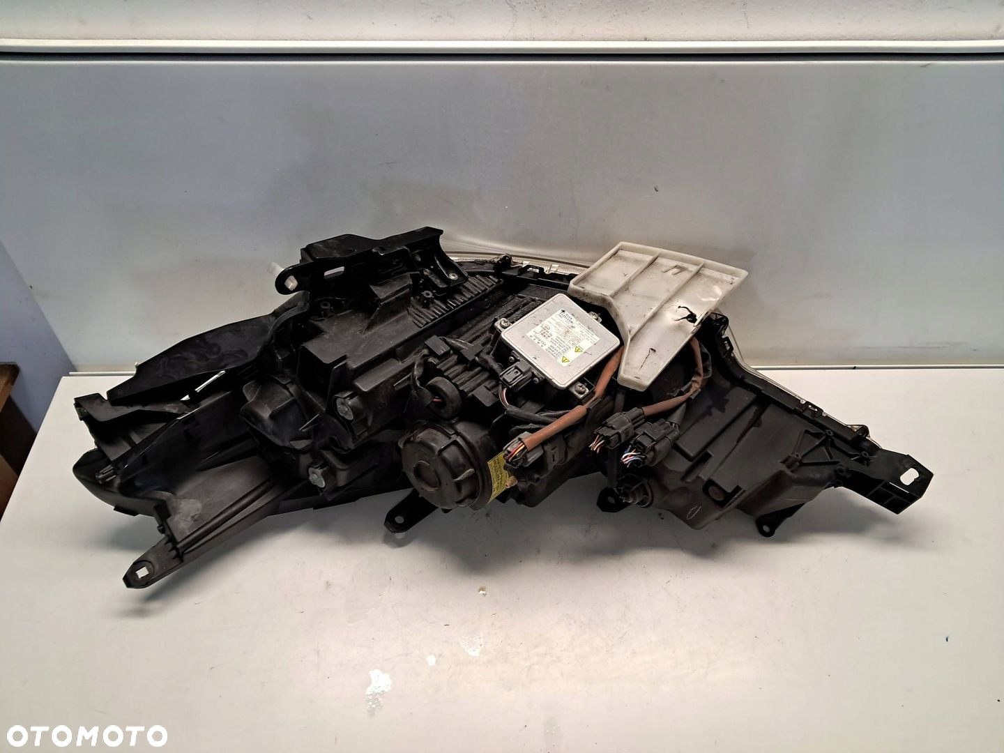 Citroen C-Crosser PRAWA Lampa przednia - anglik - 7