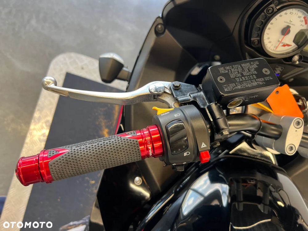 Suzuki GSX - 11