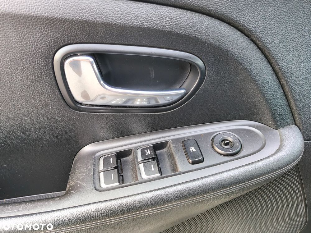 Kia Carens 1.7 CRDi M - 19