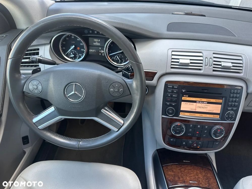 Mercedes-Benz Klasa R 350 L 4-Matic - 32