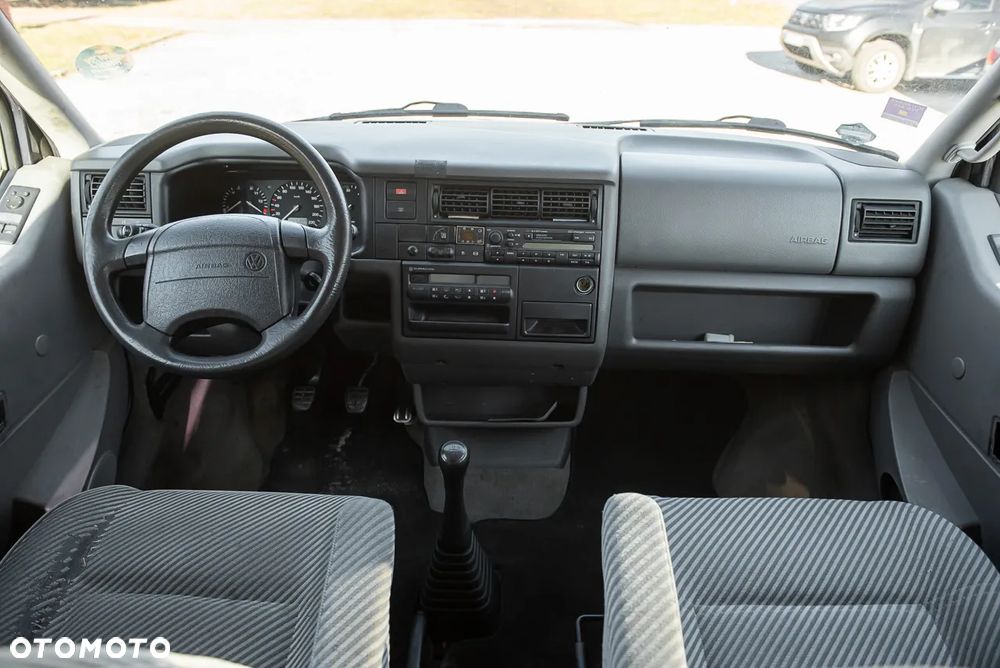 Volkswagen Multivan Standard - 12