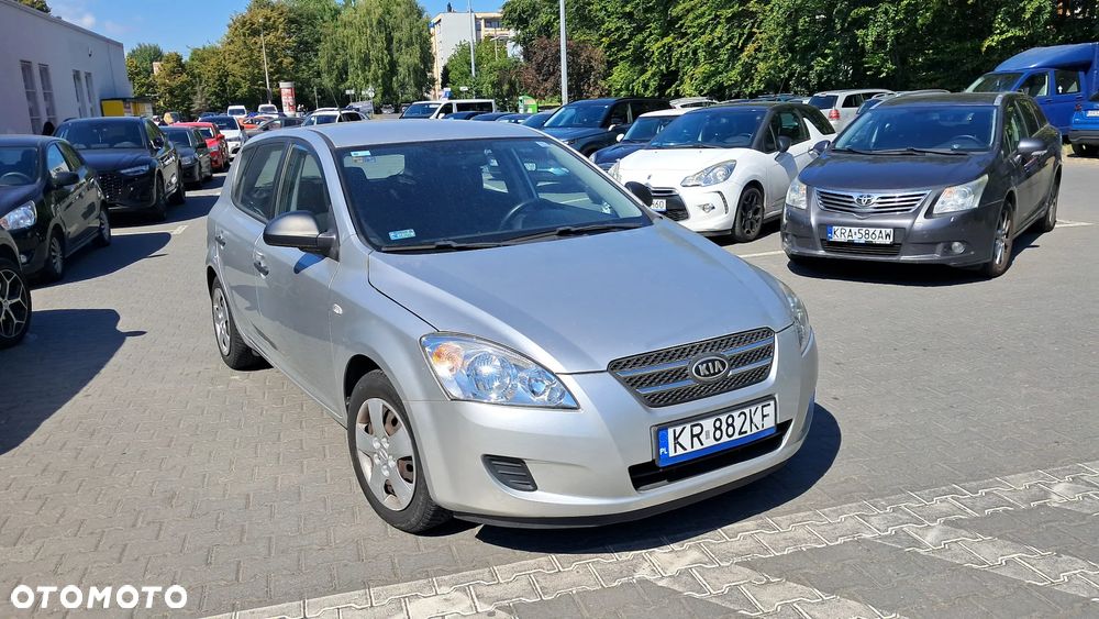 Kia Ceed 1.6 Crdi Comfort - 1