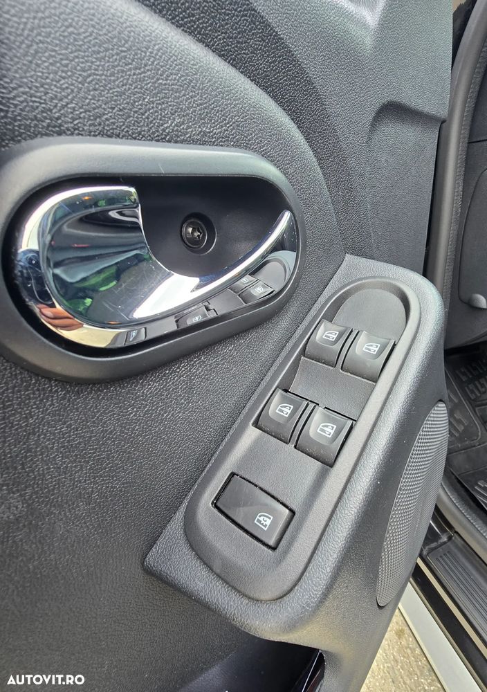 Dacia Duster 1.5 dCi 4x4 Laureate - 11