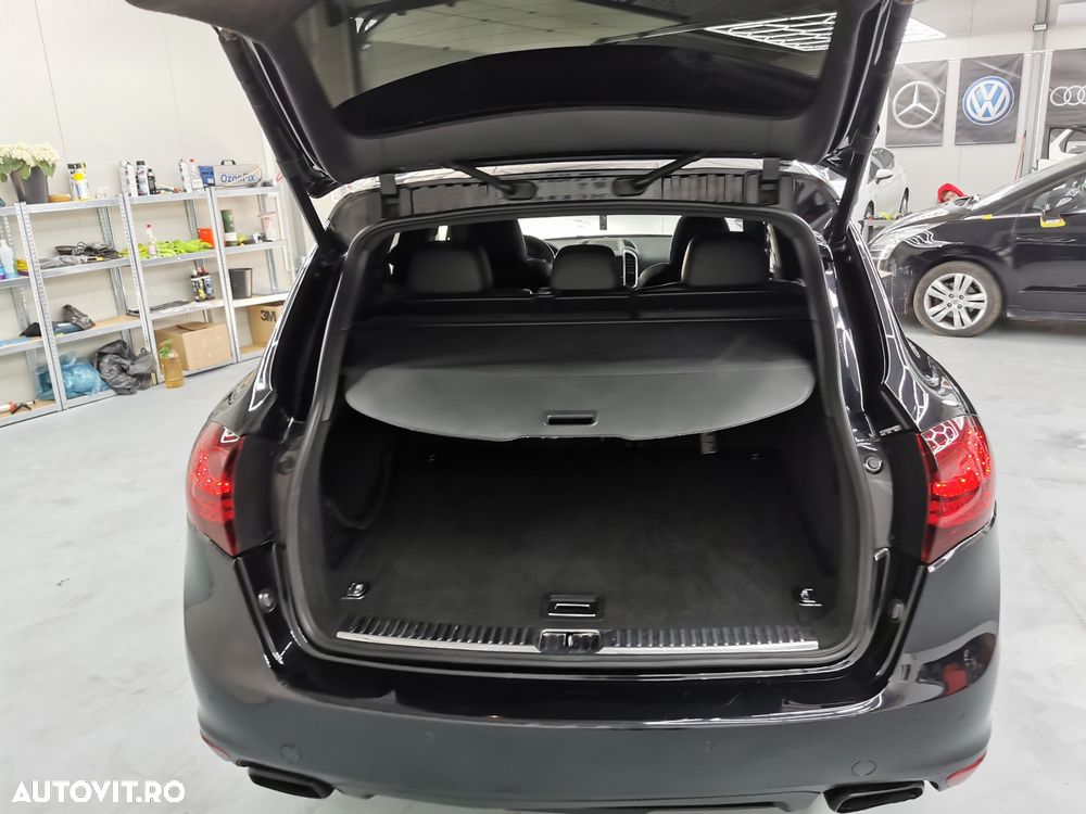 Porsche Cayenne - 18