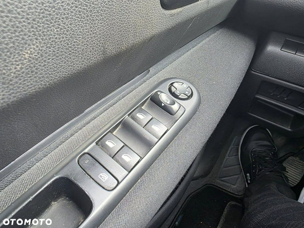 Peugeot 5008 HDI FAP 115 Family - 10