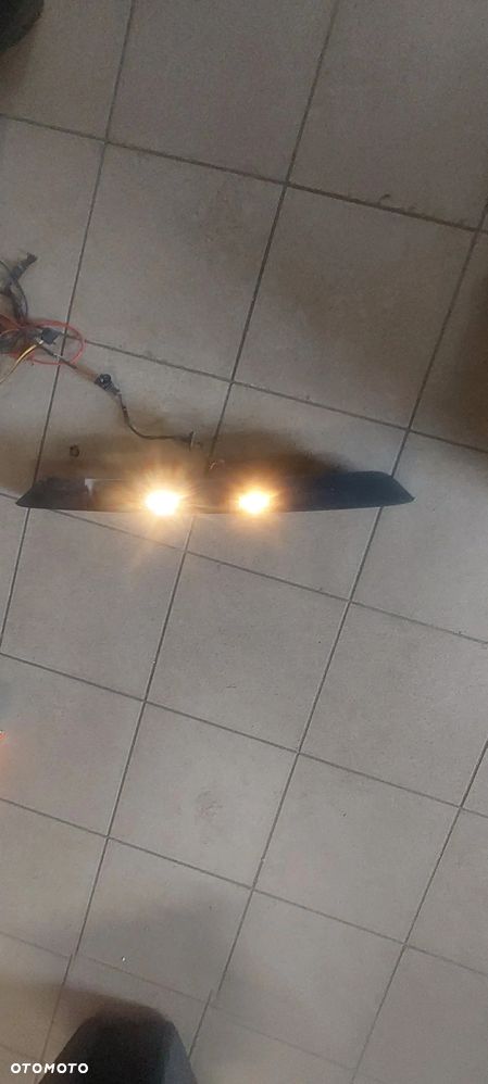 Listwa blenda oświetlenia tablicy rejestracyjnej vw t5 t6 wersja z drzwiami - 1