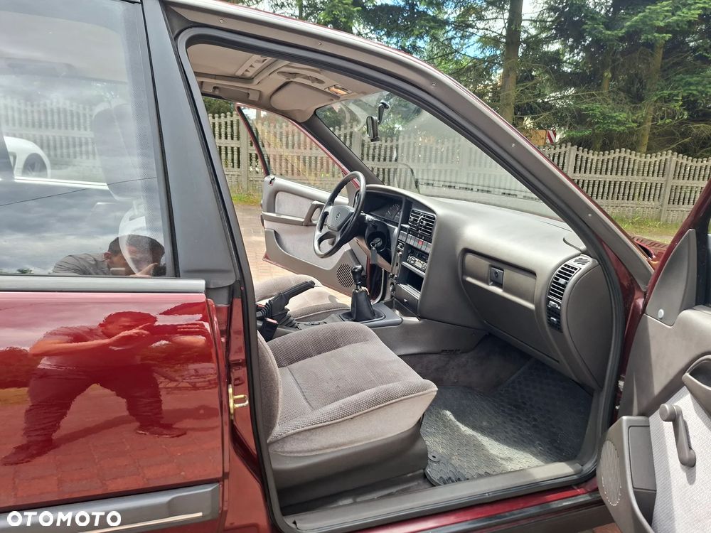 Opel Omega 2.4i GL - 22