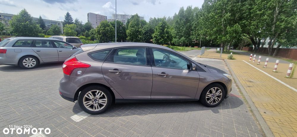 Ford Focus 1.6 Ambiente - 2