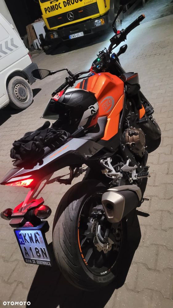 Honda CB - 8