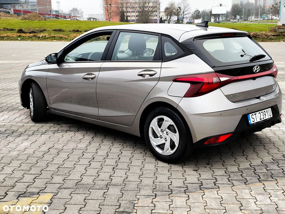 Hyundai i20 1.2 Pure - 12