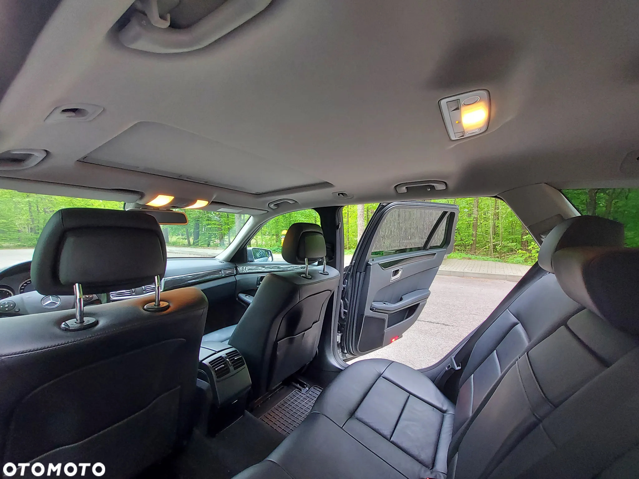 Mercedes-Benz Klasa E 220 T CDI DPF BlueEFFICIENCY Automatik Avantgarde - 16