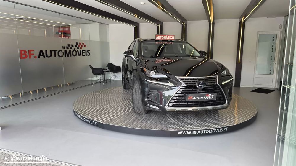 Lexus NX 300h Executive - 11