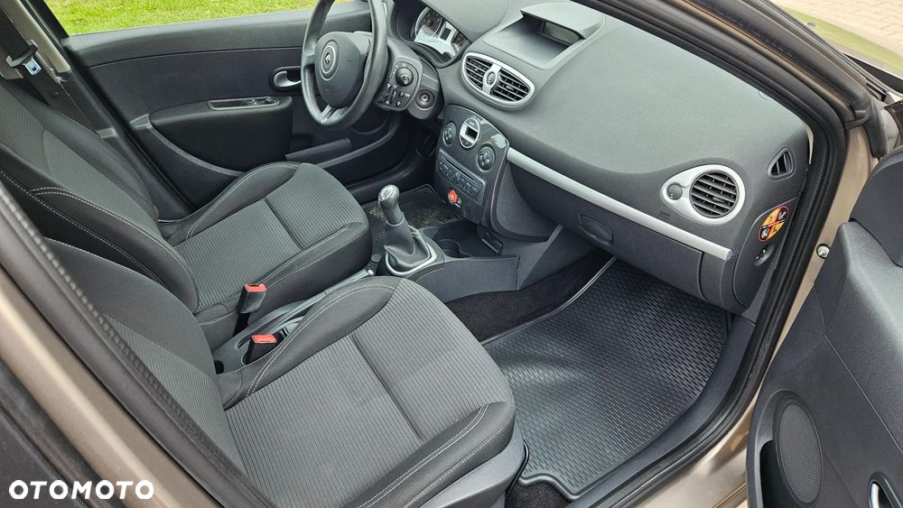 Renault Clio 1.2 16V Expression - 5