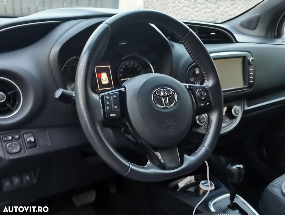 Toyota Yaris 1.5 VVT-i HSD Sol - 5