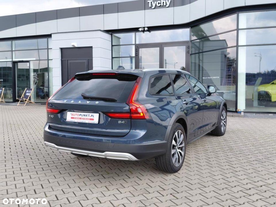 Volvo V90 Cross Country - 5