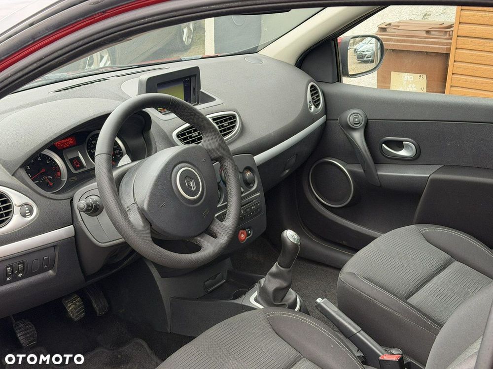 Renault Clio - 10