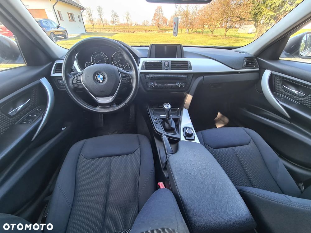 BMW Seria 3 - 18
