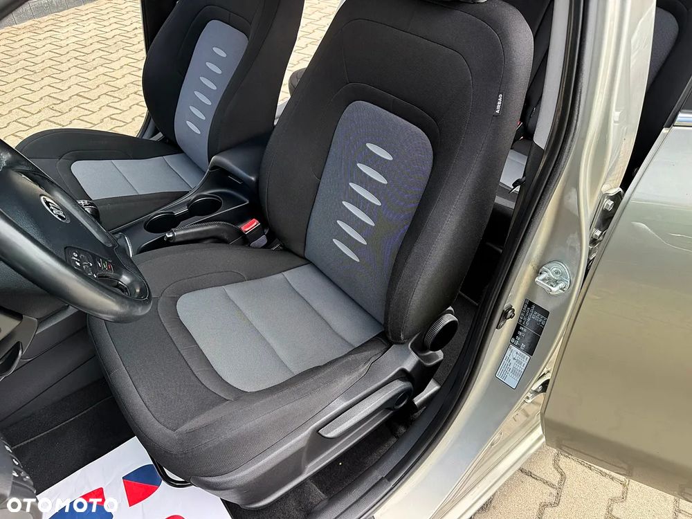 Kia Ceed 1.6 GDI XL - 30