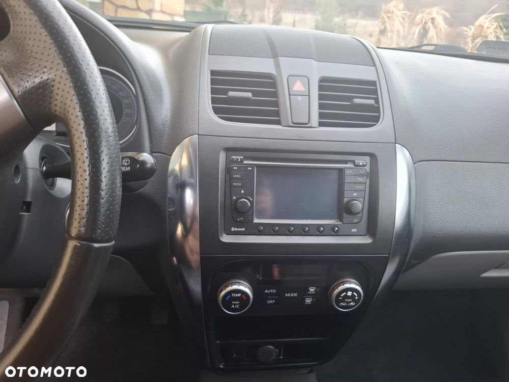 Suzuki SX4 1.6 Comfort - 4