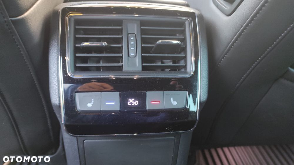 Skoda Superb 2.0 TDI DSG L&K - 7