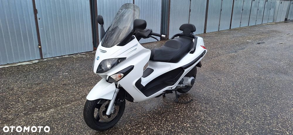 Piaggio Xevo - 1