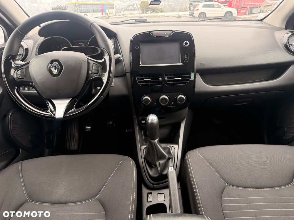 Renault Clio 1.2 16V Limited EU6 - 10