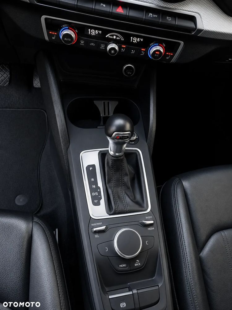 Audi Q2 35 TDI S tronic sport - 24