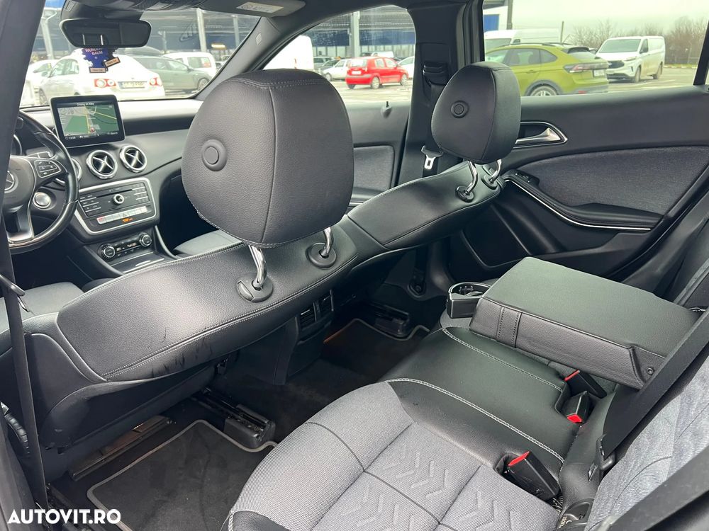 Mercedes-Benz GLA 200 d 7G-DCT UrbanStyle Edition - 24