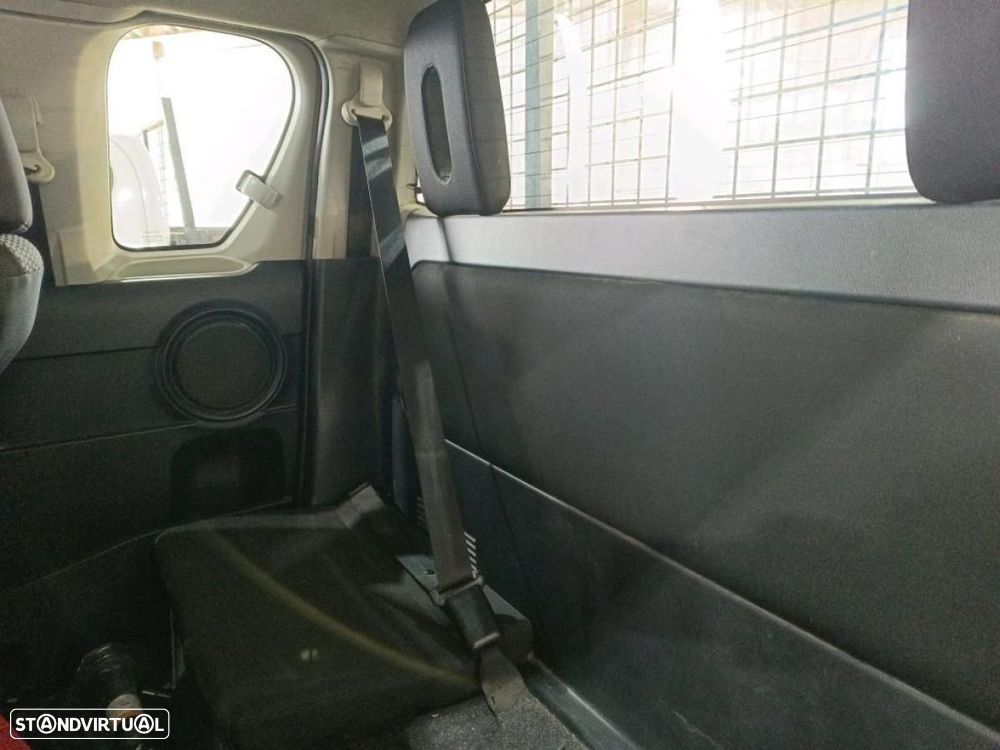 Toyota Hilux 2.4 D-4D 4WD CE 3L c/iva - 7