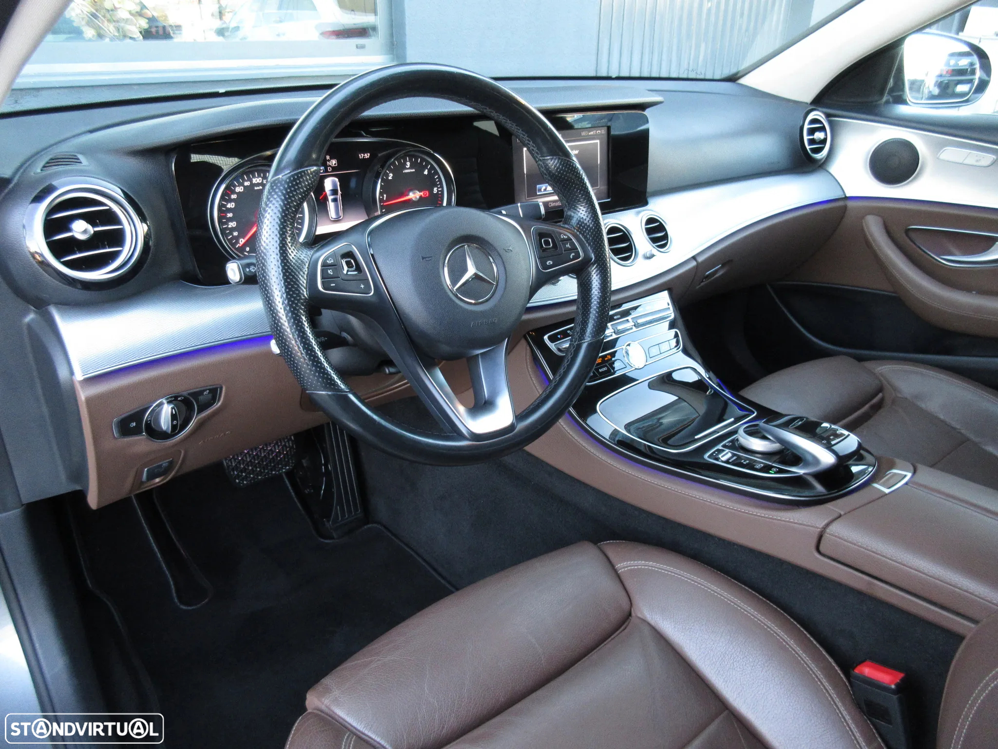Mercedes-Benz E 200 - 22