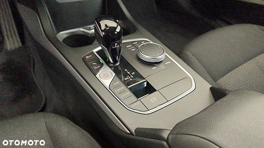 BMW Seria 1 118i Advantage - 19