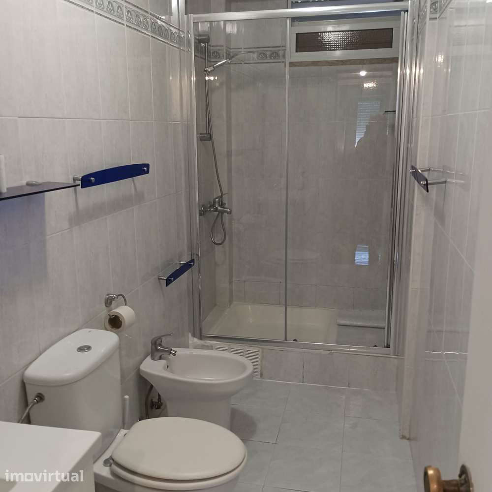 Arrenda-se apartamento T2, Mobilado - Grande imagem: 3/15