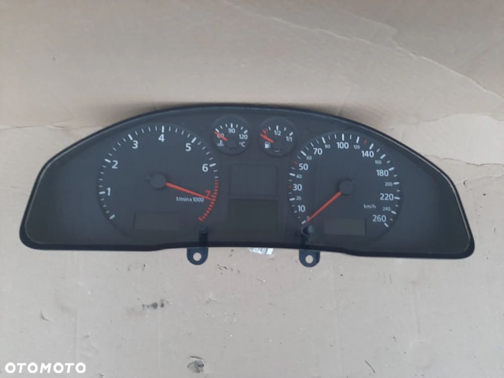 licznik zegar Audi A4 B5 lift 8D0920900K Europa - 2