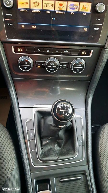 VW Golf Variant 1.6 TDi Confortline - 19