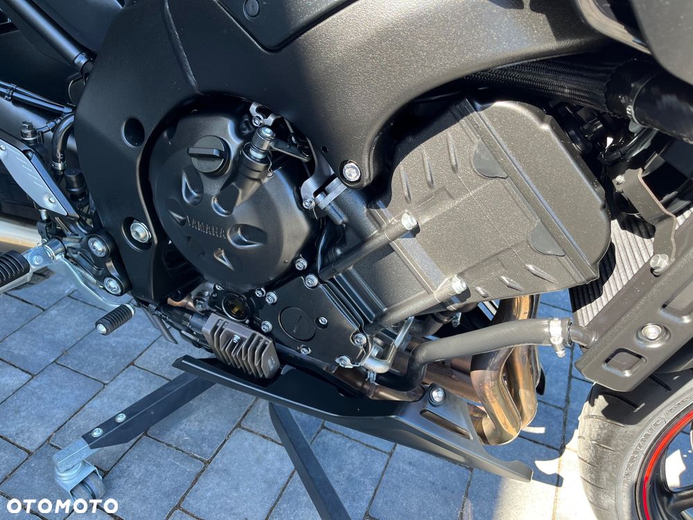 Yamaha FZ8 - 13