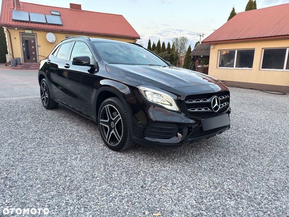 Mercedes-Benz GLA 220 4-Matic AMG Line - 3