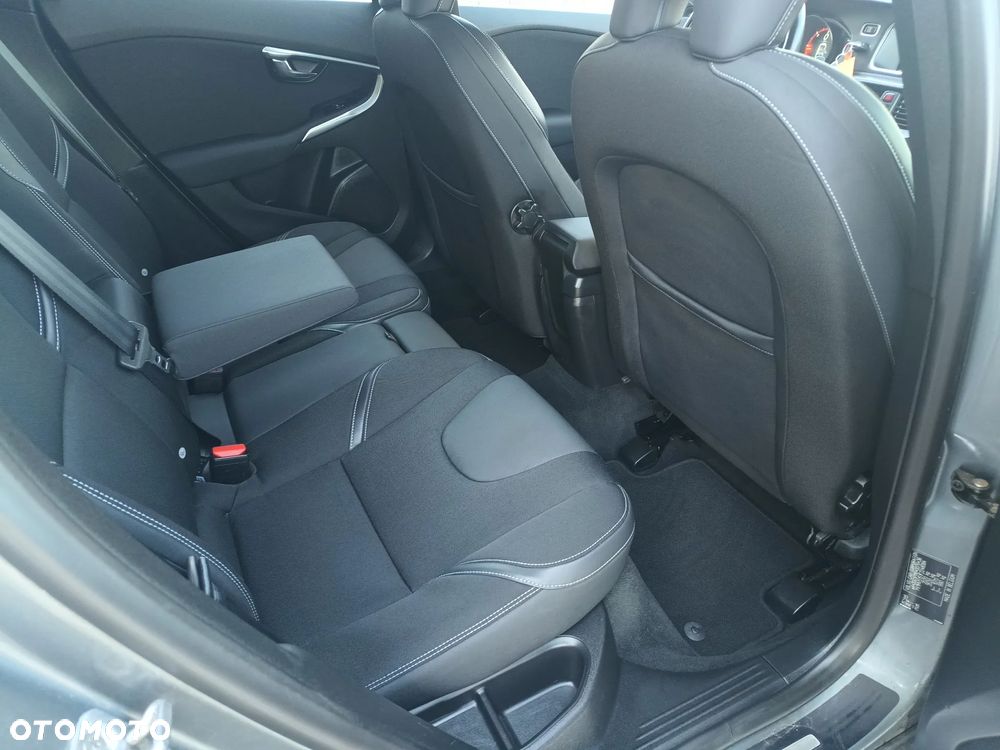 Volvo V40 D3 - 10