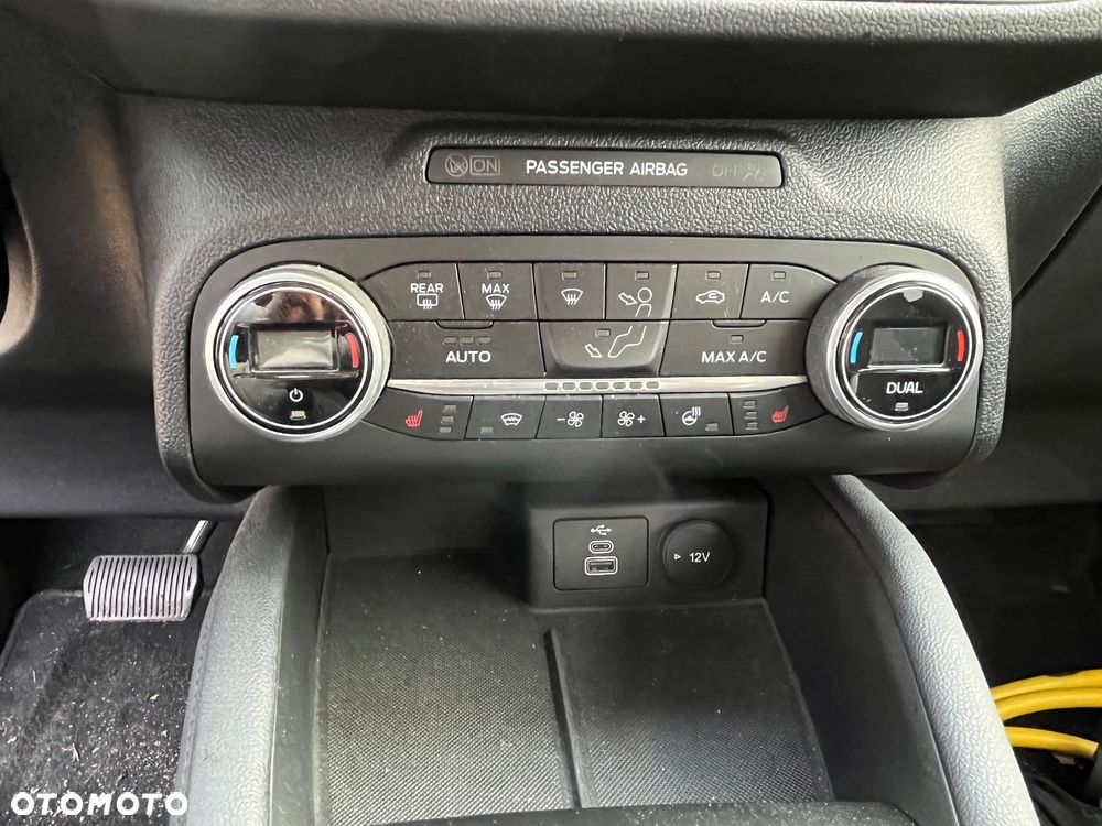 Ford Kuga 2.5 Duratec PHEV TITANIUM - 23