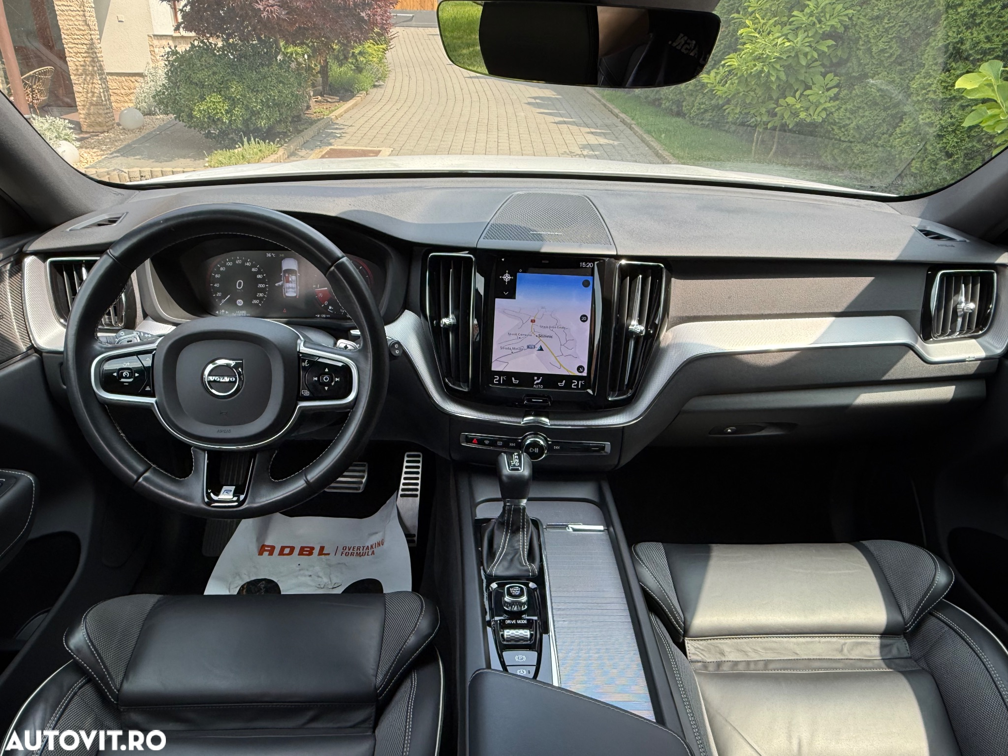 Volvo XC 60 D4 R-Design - 16
