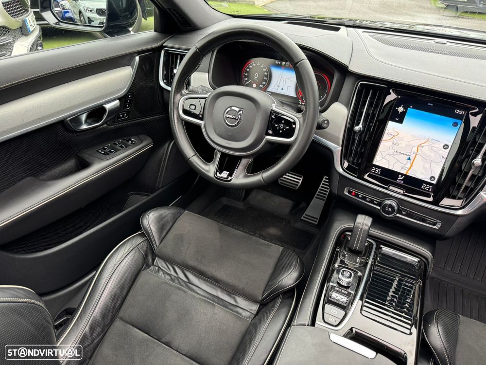 Volvo V90 2.0 T8 PHEV R-Design AWD - 31